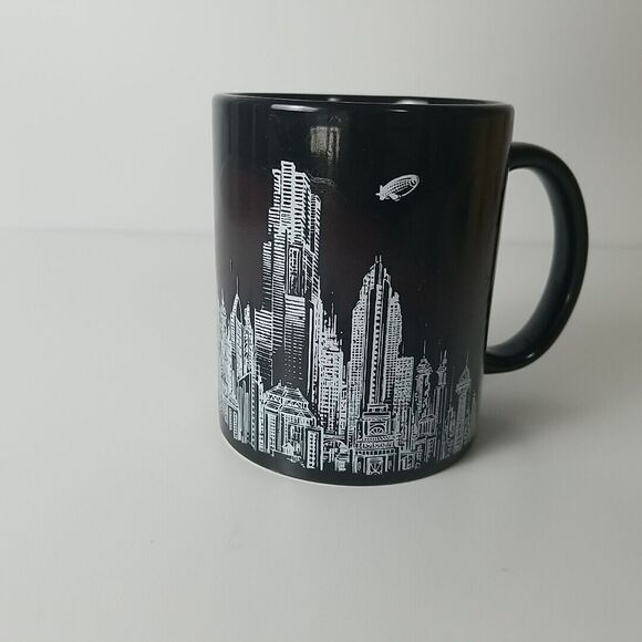 Batman Joker Skyline Color Changing 11 oz Coffee Mug - zak! Designs LOOT CRATE - Picture 9 of 12